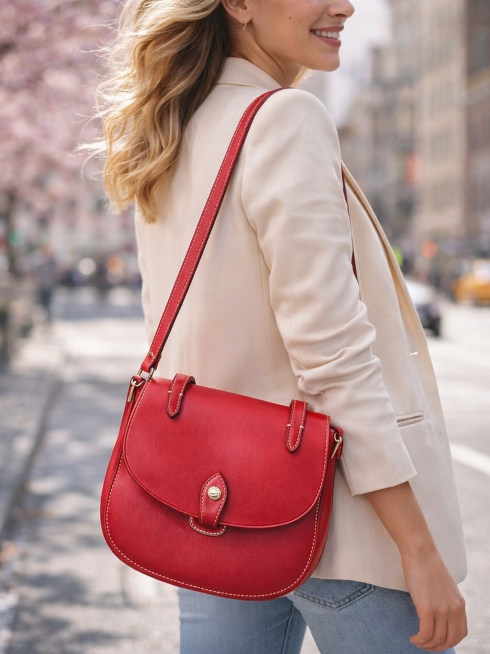 Dooney & Bourke Crossbody Alto
Red Leather Saddle Bag